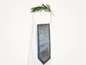 טלית "ברכת כהנים" בעיצוב אישי עם עטרה דו - צדדית רקומה