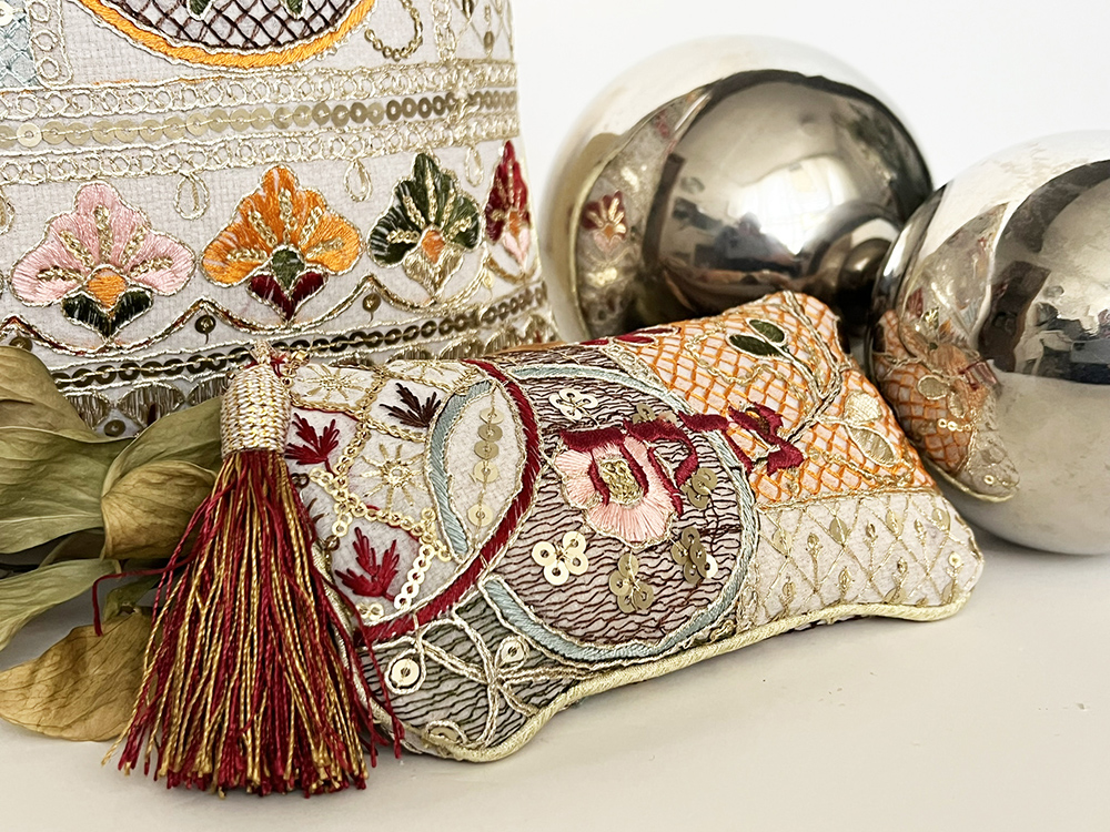 "מזמור לדוד" – מערכת תיק לטלית וארנק צדקה ברקמה אתנית מלכותית – תמונה 4